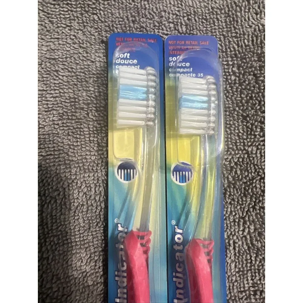 VTG Oral-B Indicator Soft Bristle Toothbrush Blue & Clear from 2002 NOS, Dentist